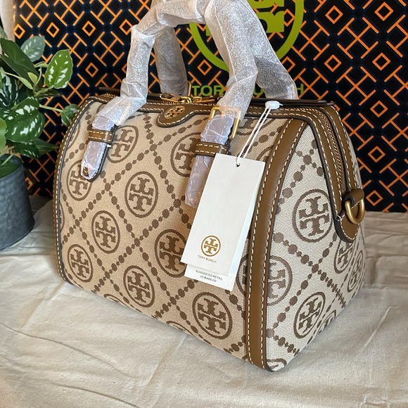 New,✨ T monogram jacquard duffle bag - Picture 2 of 16